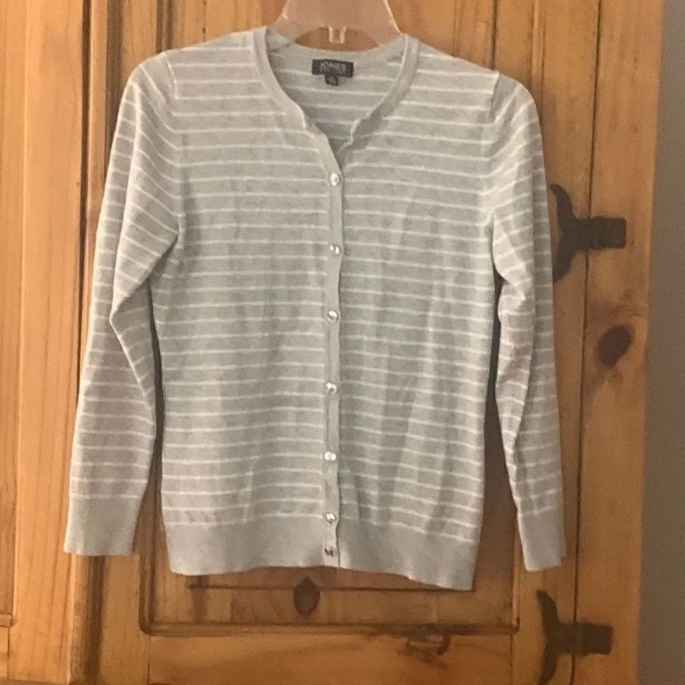 ***** 5 for $25 Jones New York Gray And White Cardigan